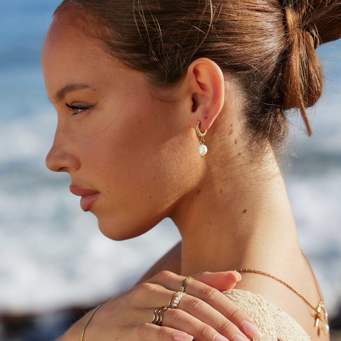 Boucles d'oreilles créoles en perles d'eau douce