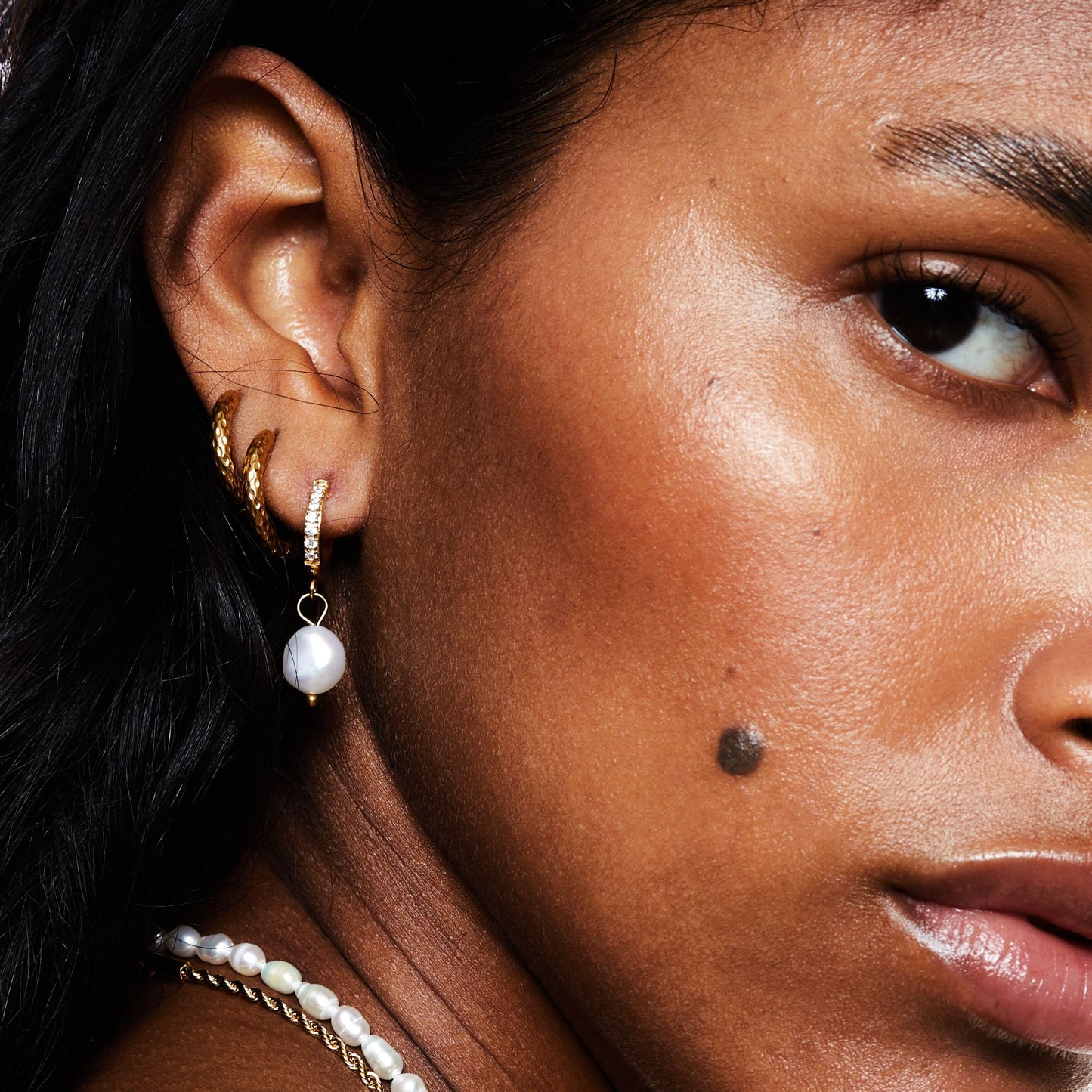 Boucles d'oreilles créoles en perles d'eau douce