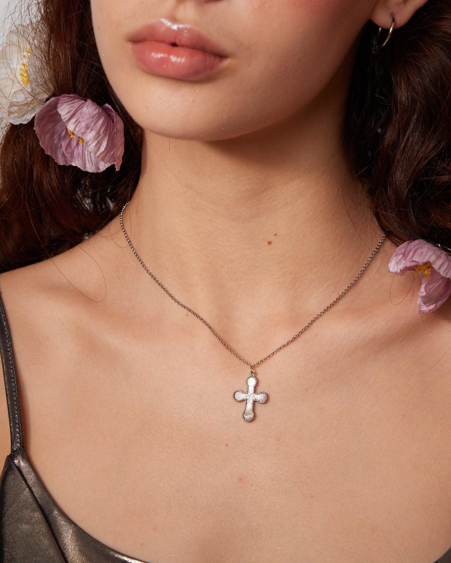 Mini Cross Pendant Necklace in Silver