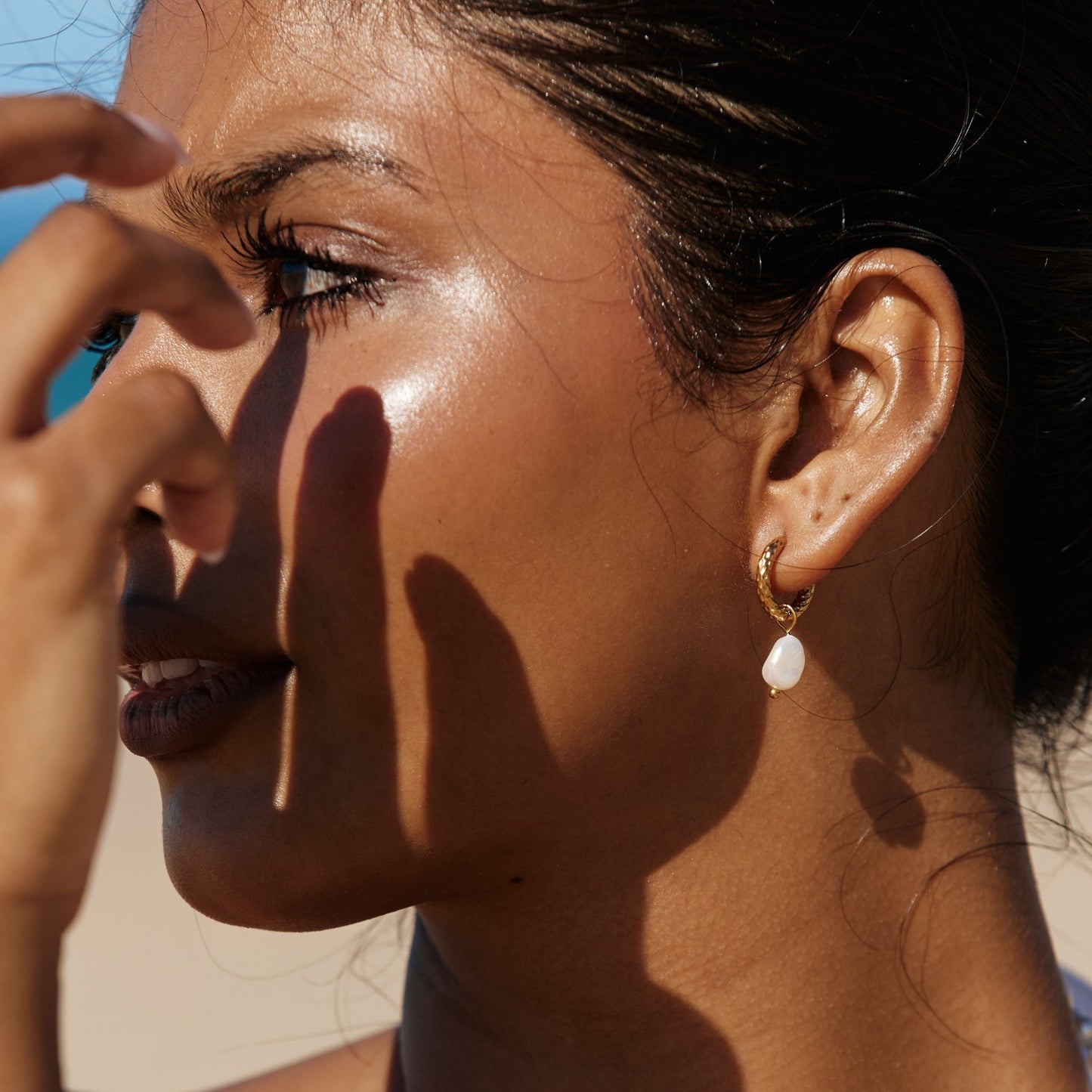 Boucles d'oreilles créoles en perles martelées