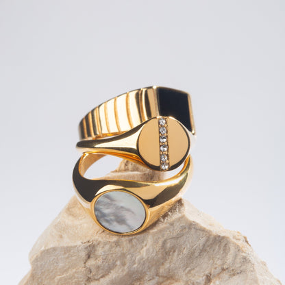 "Luna" Signet Ring